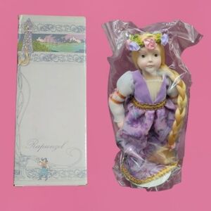 NIB VINTAGE 1986 AVON FAIRY TALE COLLECTION RAPUNZEL PORCELAIN DOLL